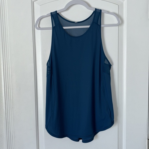 Lululemon mesh tank top 6? 8? - Picture 5 of 6